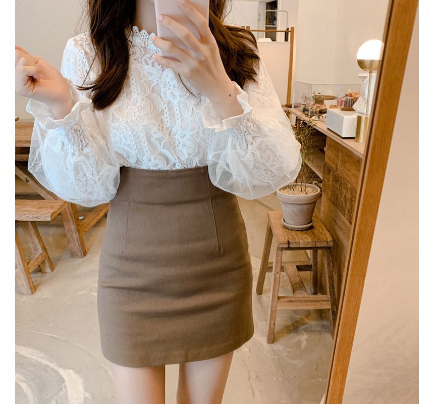 Onipixiy - Blouse met pofmouwen en een mockneck, effen mesh paneel en kant