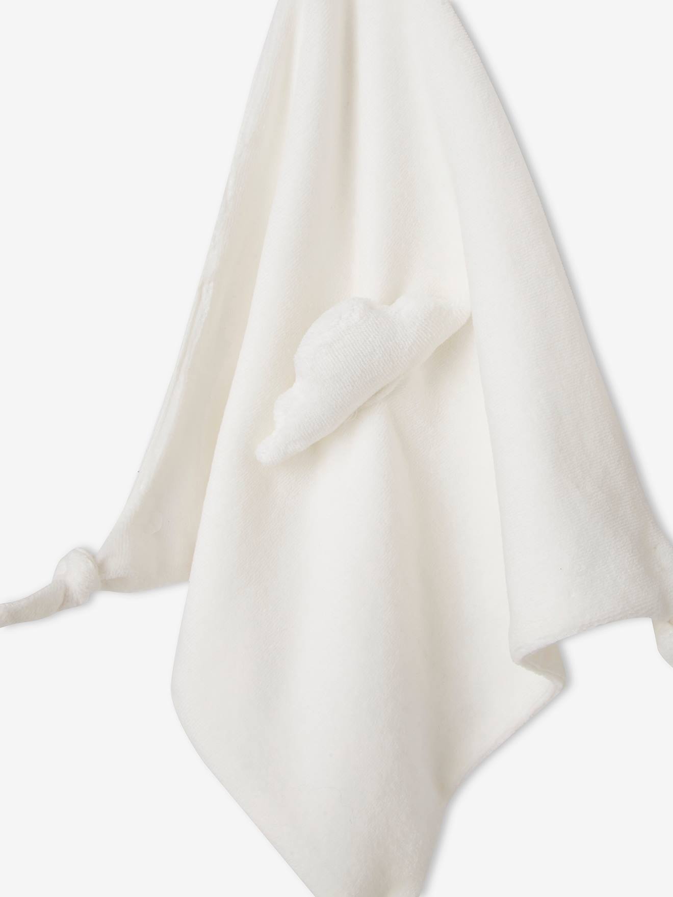 Conjunto para recém-nascido com 6 peças e sua mala leve branca estampada.