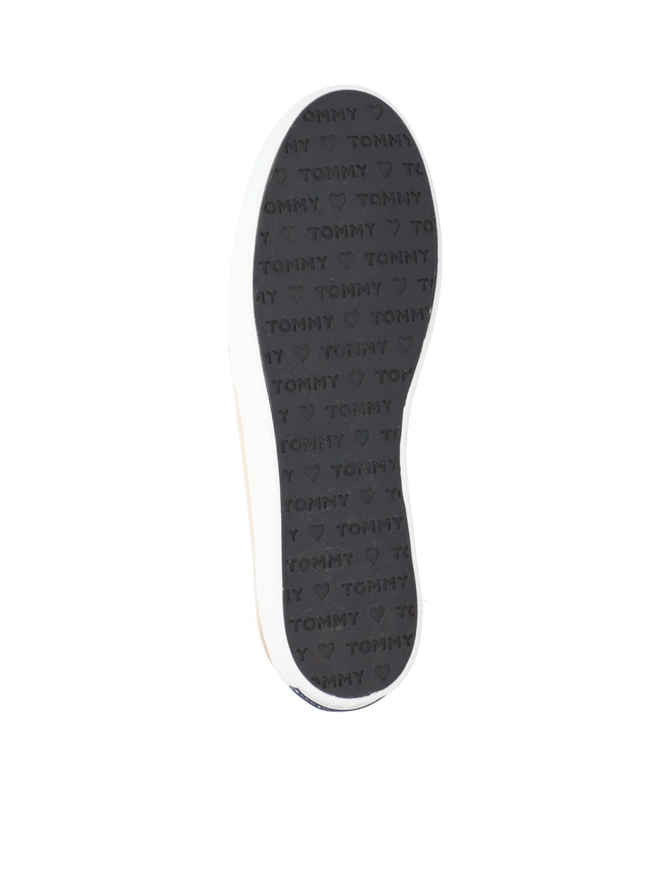 ESSENTIAL NAUTICAL SLIP ON