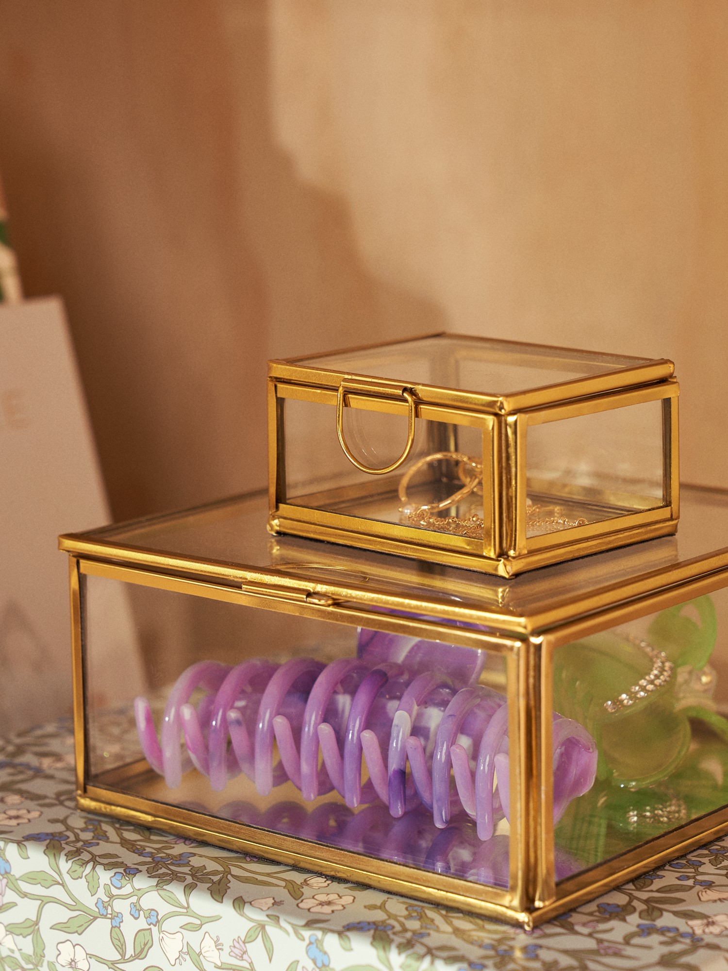 Smykkeskrin | Glas/messing. 6 x 7,5 x 4 cm. | Brass