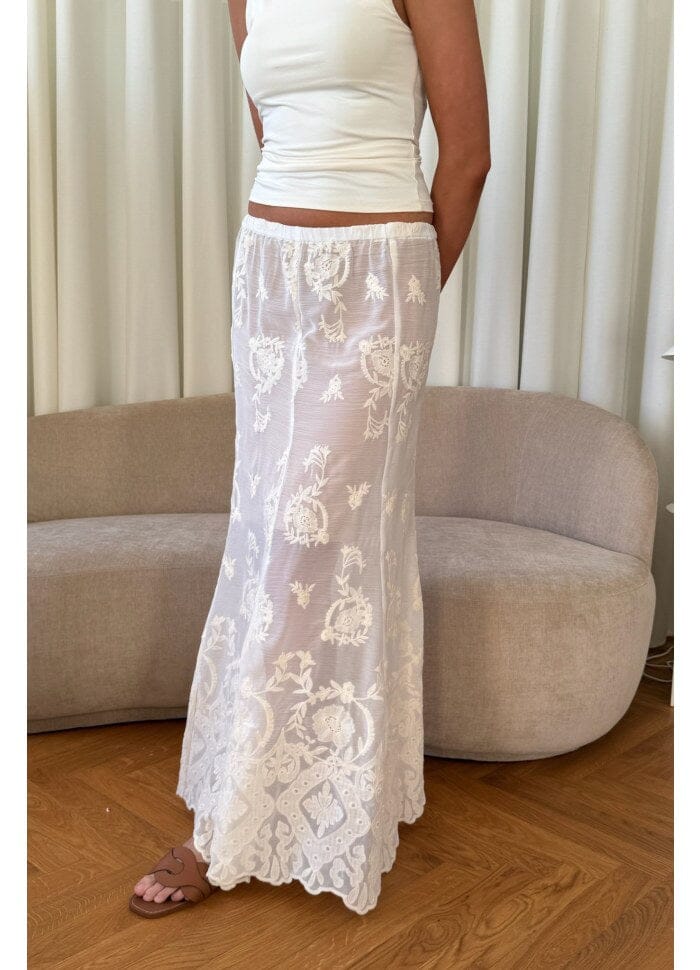 BYIC Ellinoric Lace Maxi Skirt