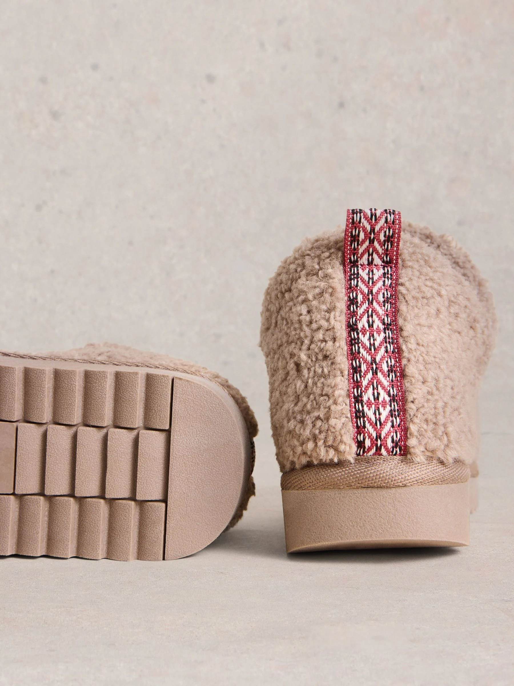 Natuurlijk - White Stuff pantoffellaarsjes met borg