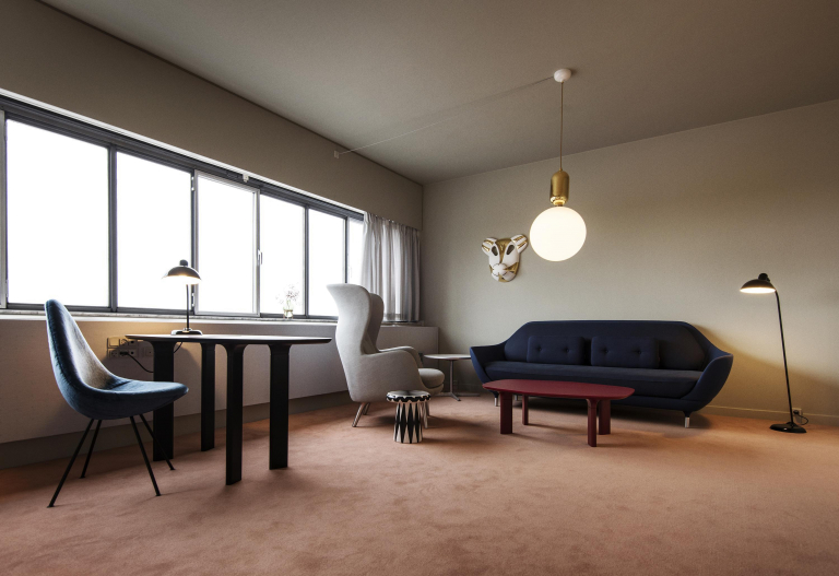 Fritz Hansen Kaiser Idell 6556-F vloerlamp olive green
