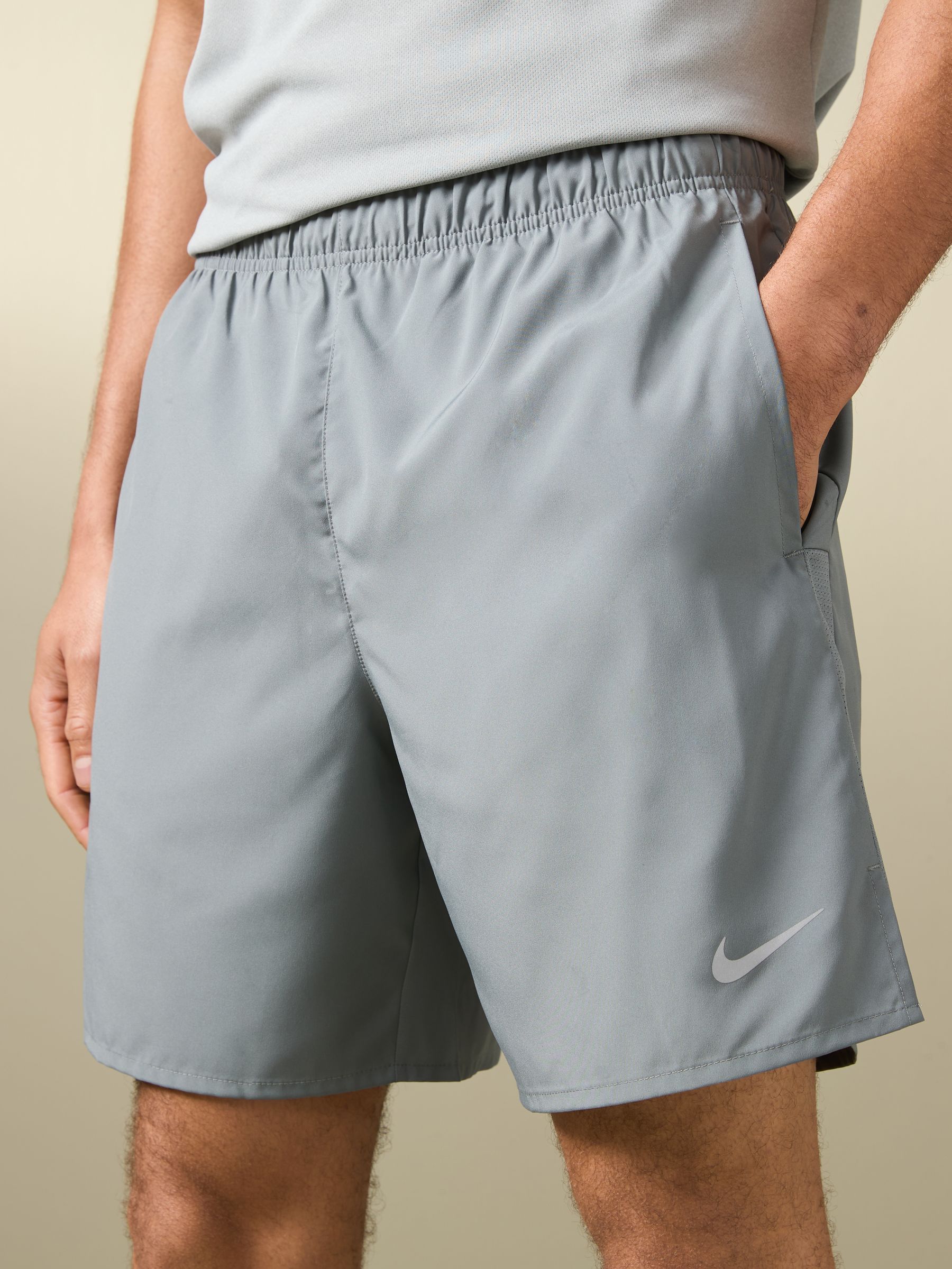Grijs - 7 inch - Nike Dri-FIT Challenger ongevoerde hardloopshort
