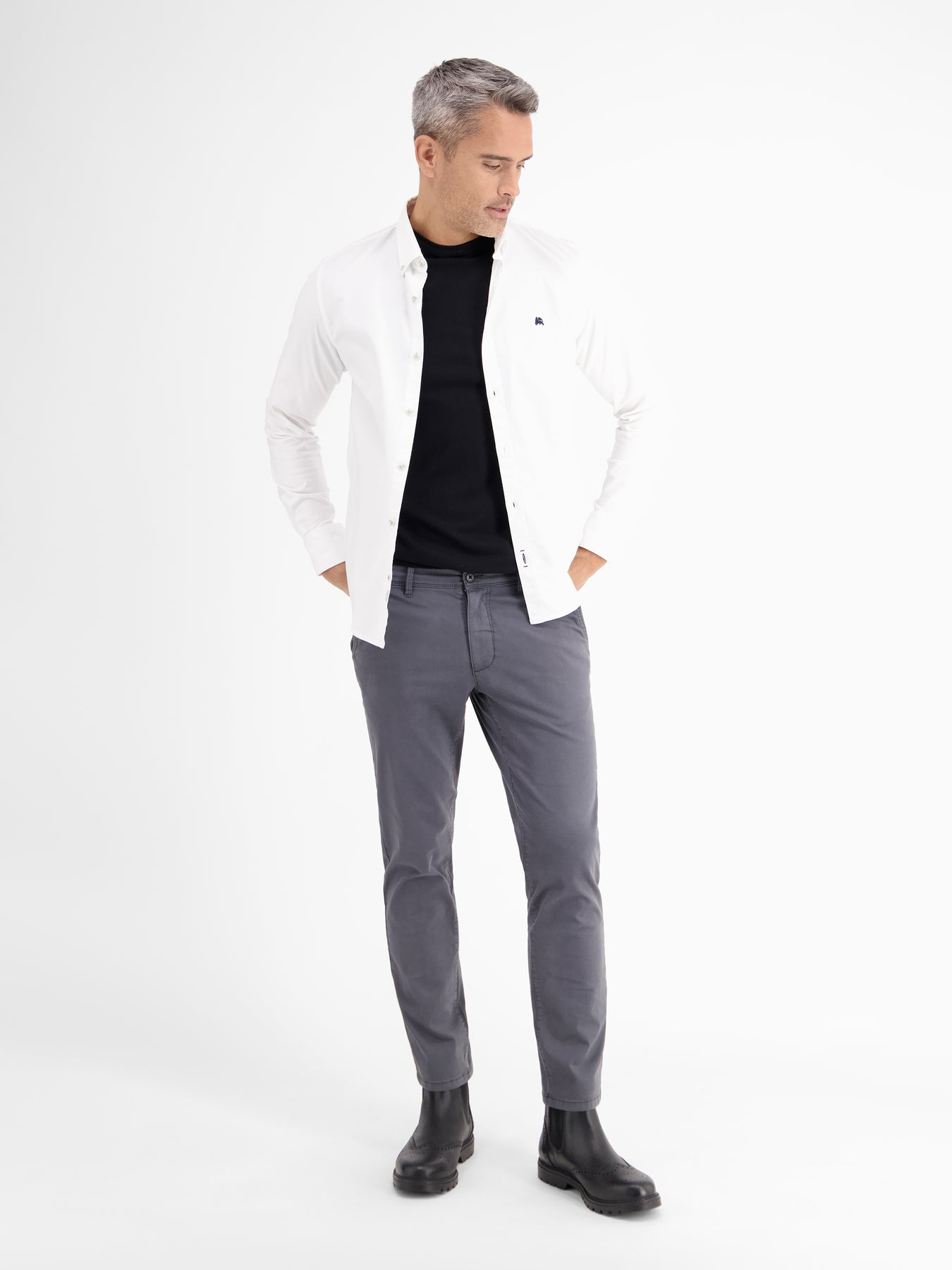 Basic Chino in Strukturqualität, SLIM FIT