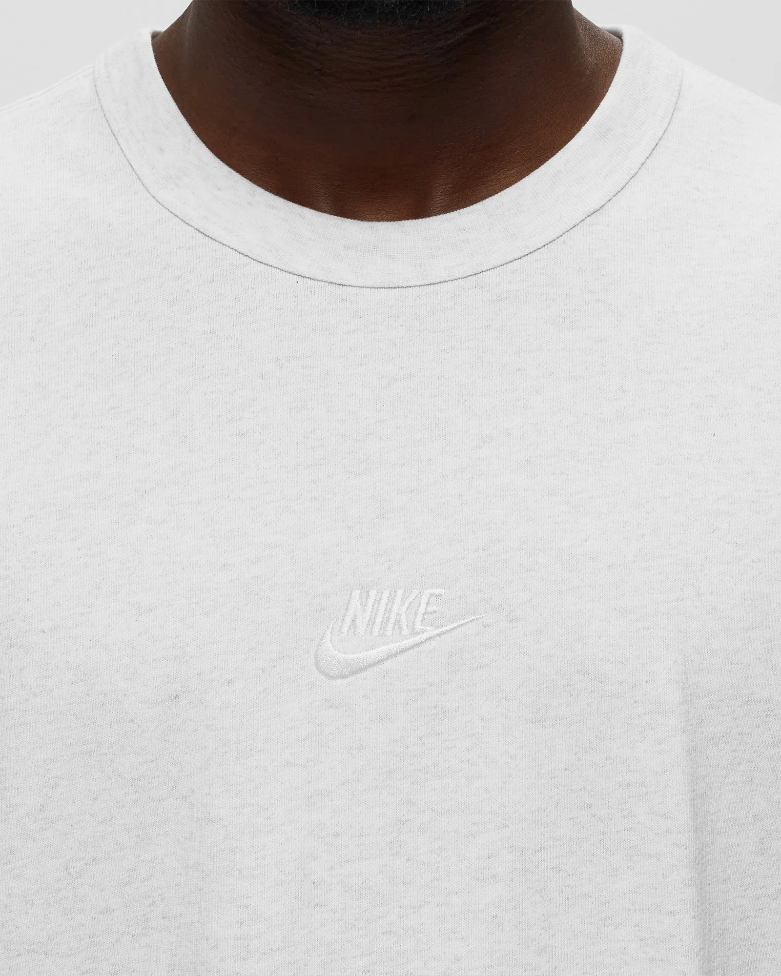 Nike Premium Essentials Tee