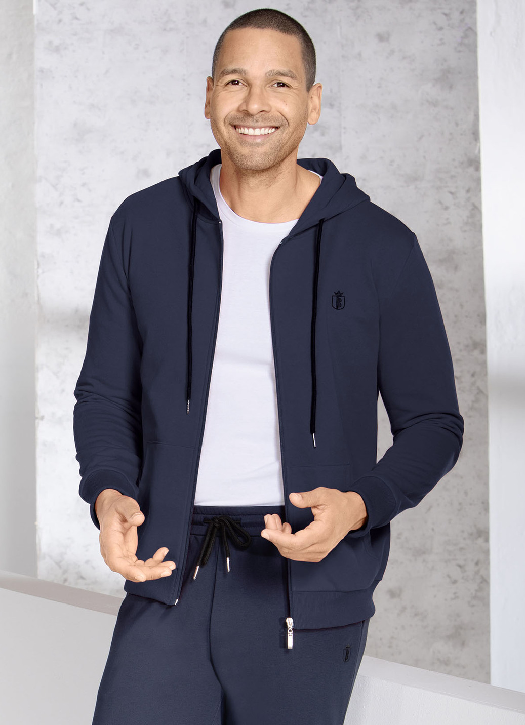 Kapuzenjacke in 4 Farben