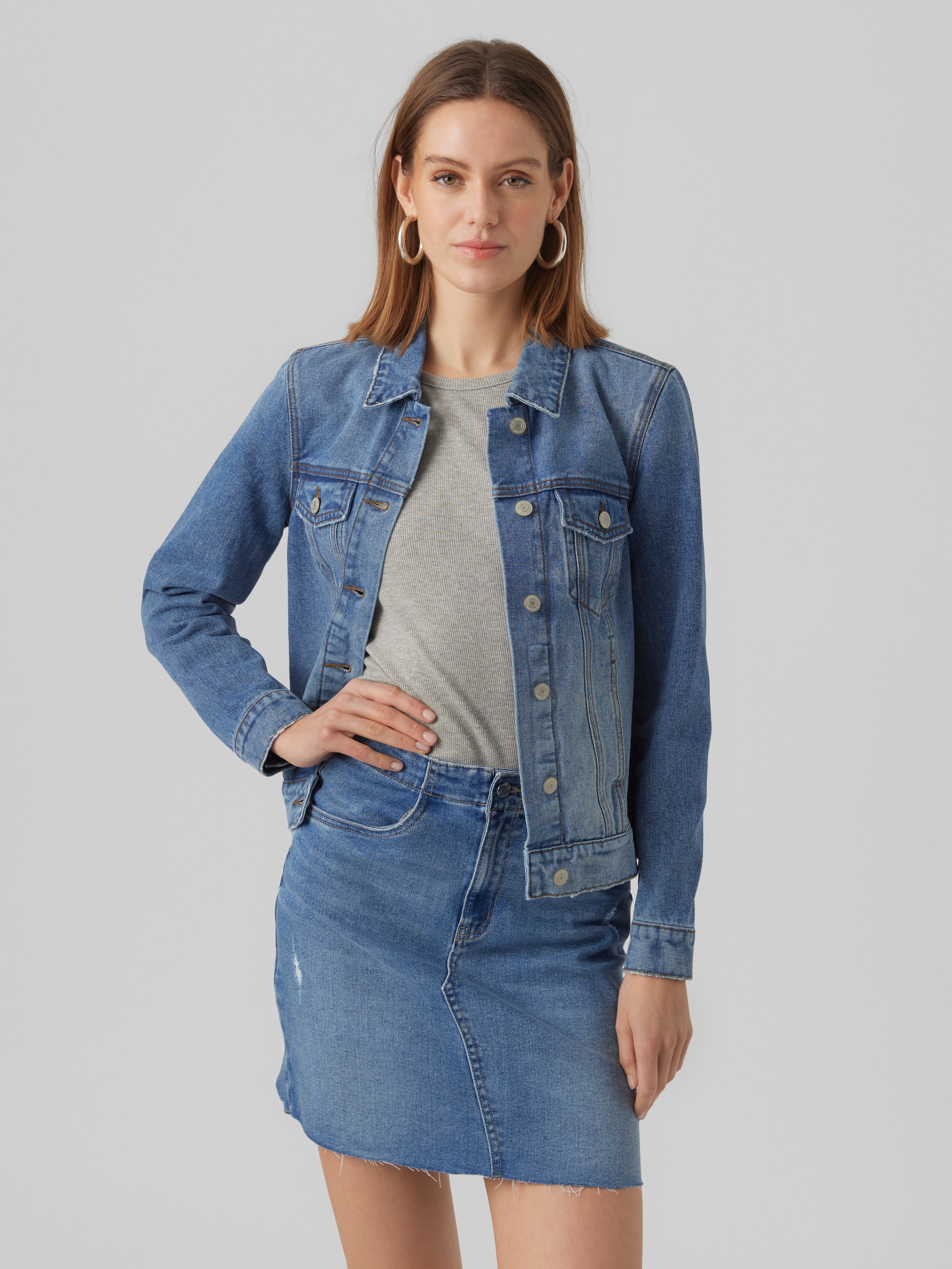 Vero Moda Jeansjacke »VMZORICA LS DENIM JACKET MIX NOOS« mit leichten Destroyed Effekten