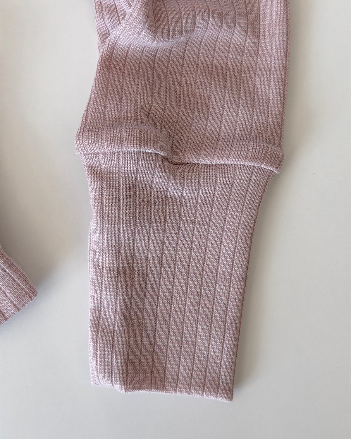 Bukse Rib m/ høyt liv – 45% Bomull, 35% Merino, 20% Silke – Ubehandlet Ull