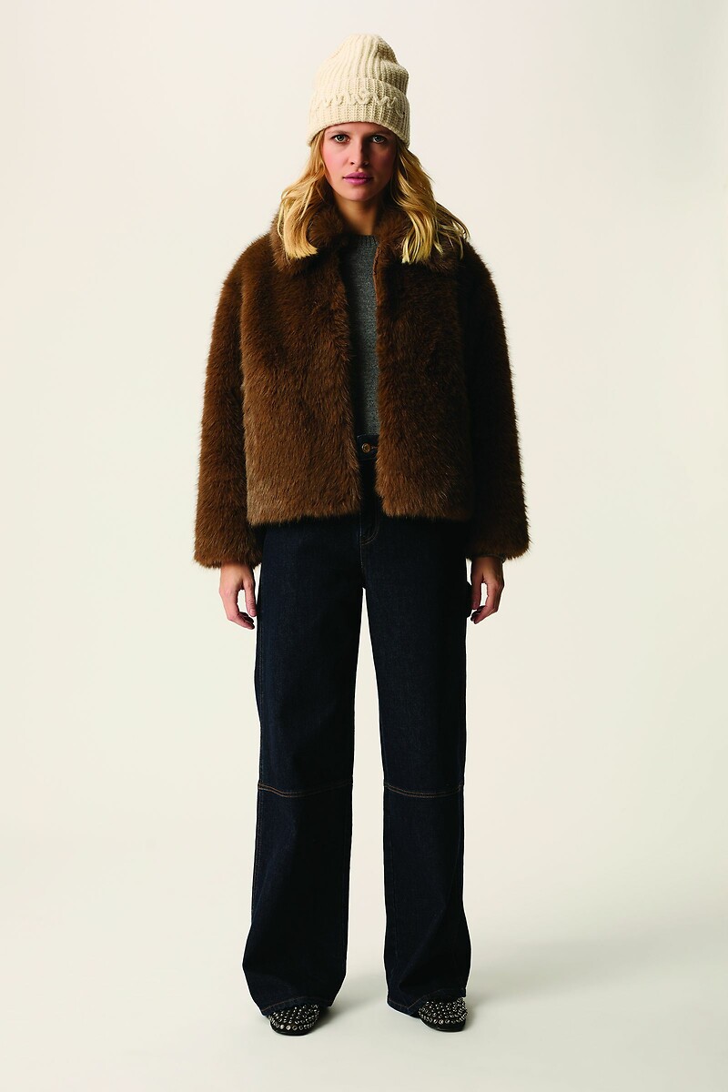 DES PETITS HAUTS<br>Casaco curto fofo, YBOU