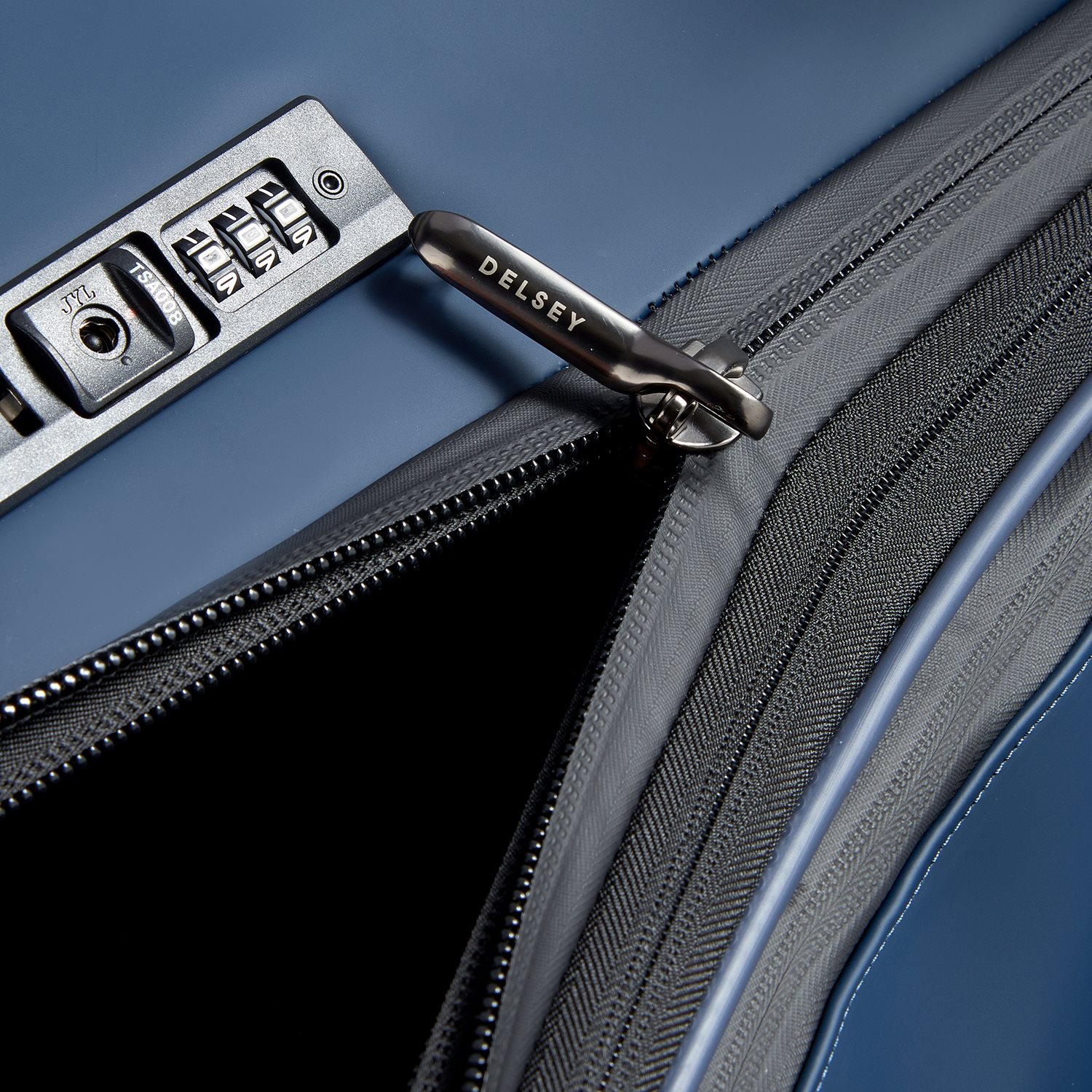 Delsey Turenne Soft Trolley L Expandable dark blue
