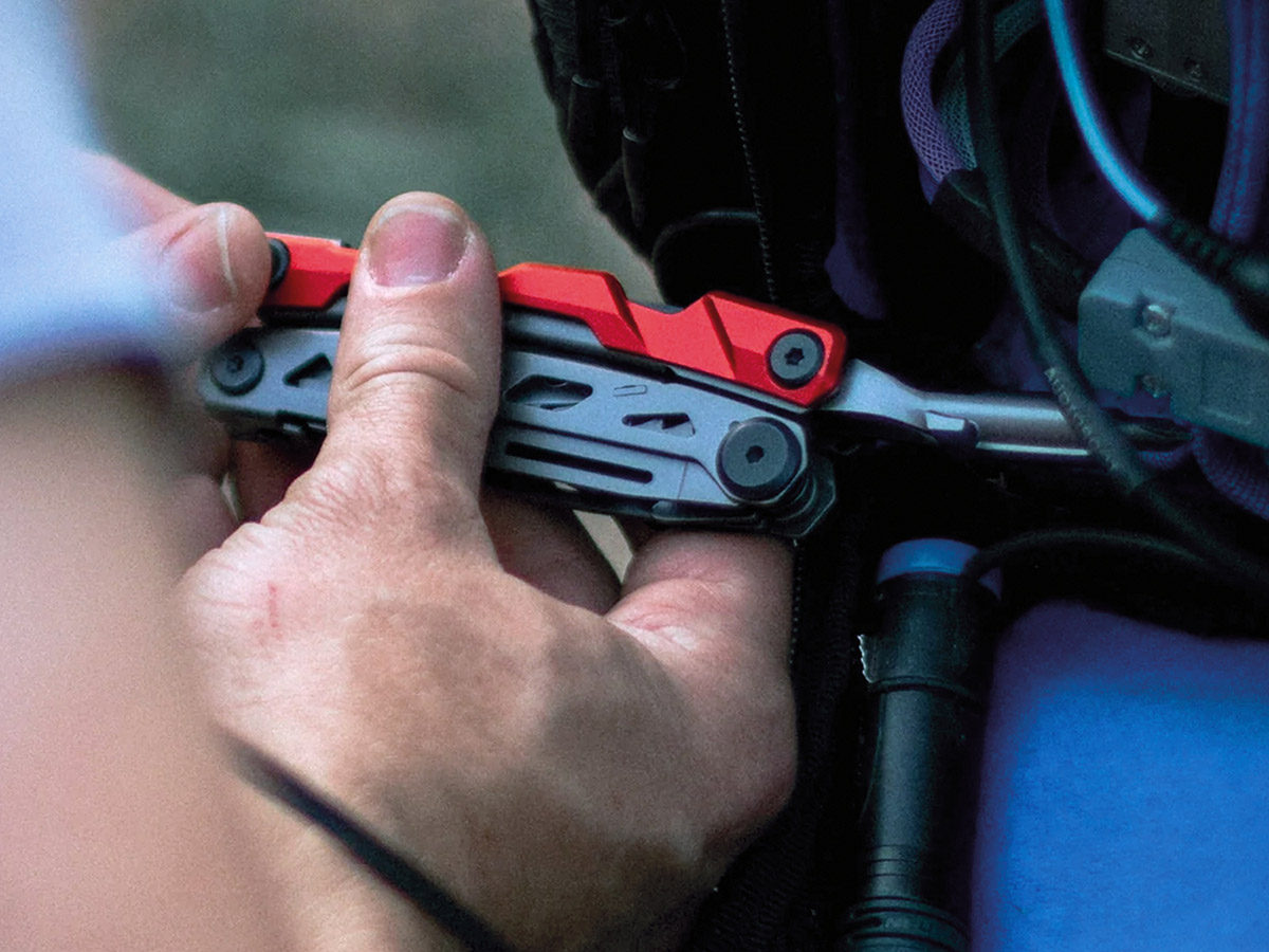 True Utility Titanium Locking multitool