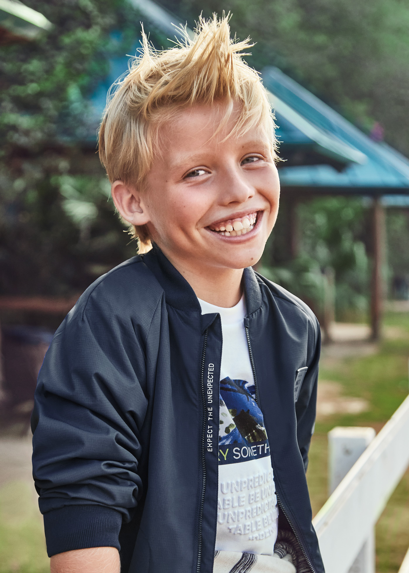 Jaqueta corta-vento infantil estilo bomber