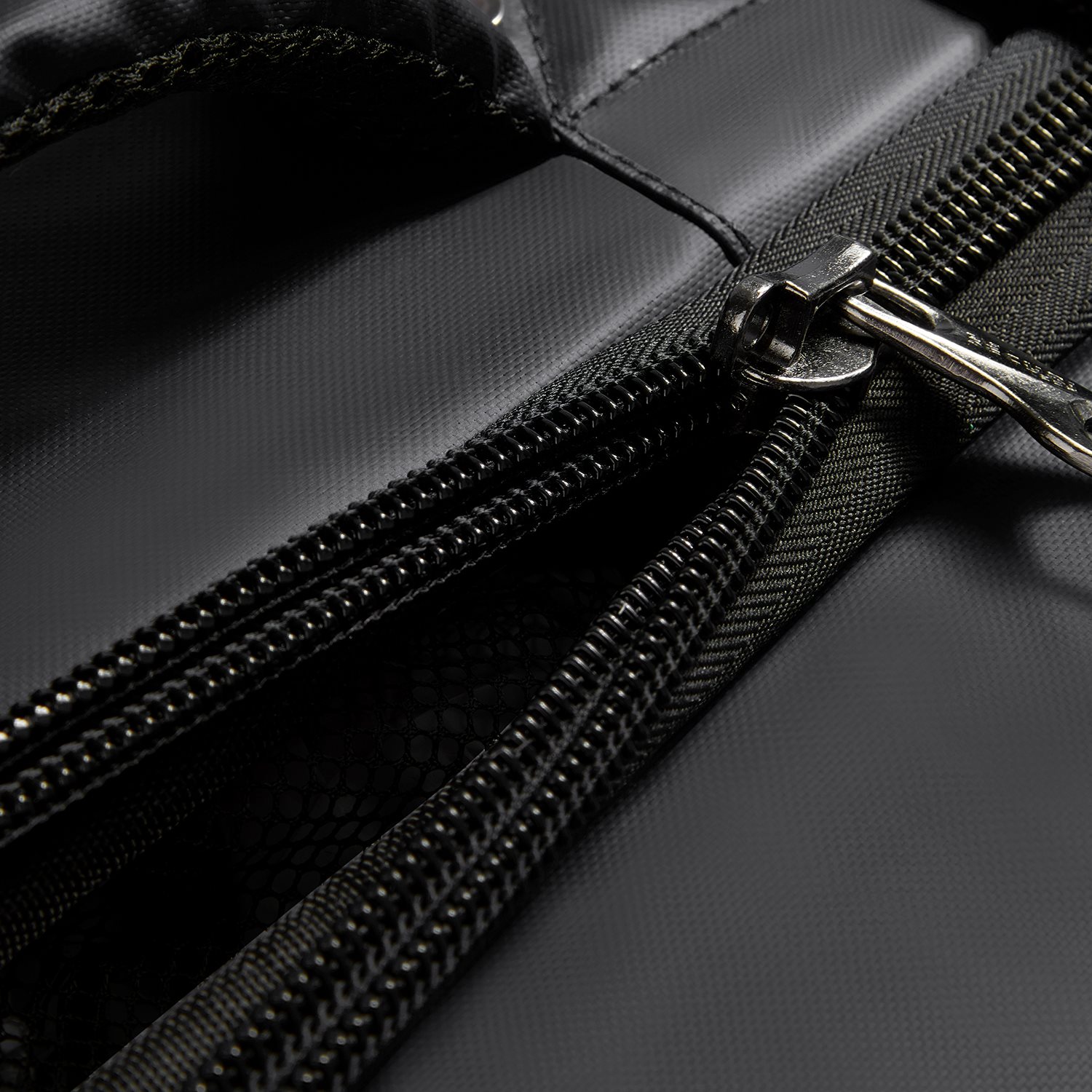 Delsey Raspail Cabin Trolley Duffle Bag 55/40 black