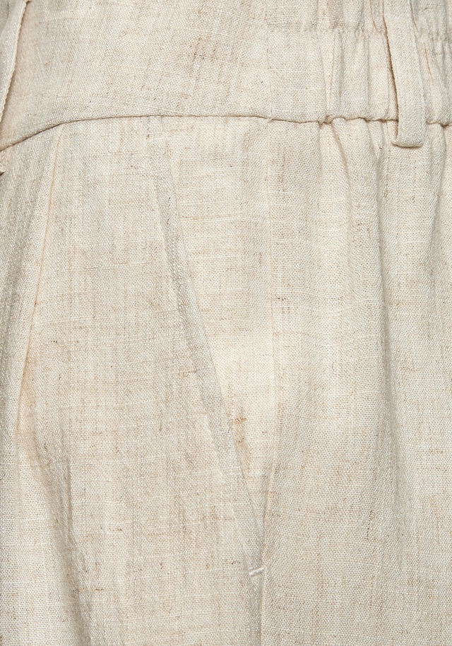 LASCANA Bermudas  mit modischen Bundfalten, feminine Sommershorts, Webshorts