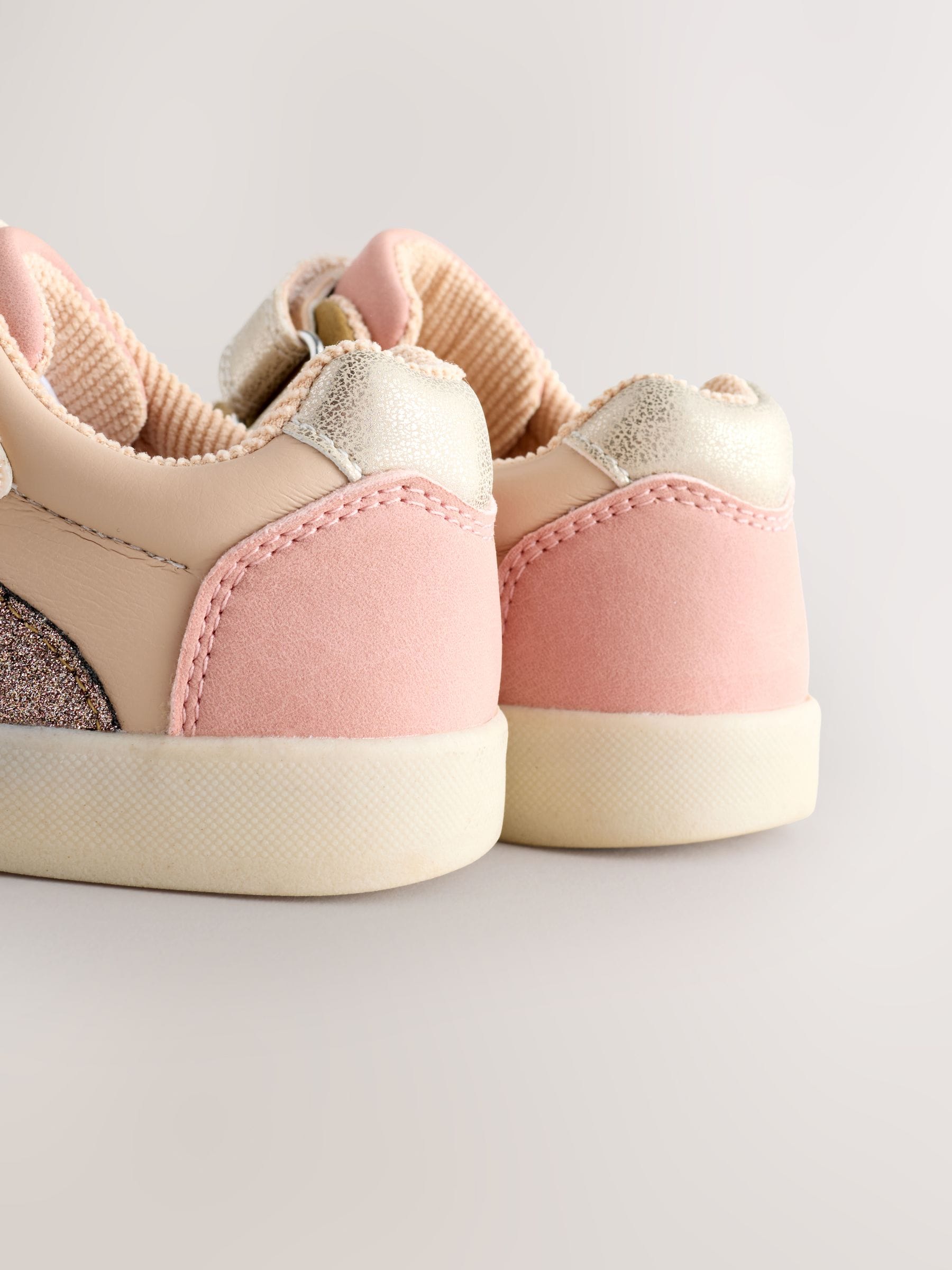 Neutraal - Sneakers met elastische veters en klittenbandsluiting