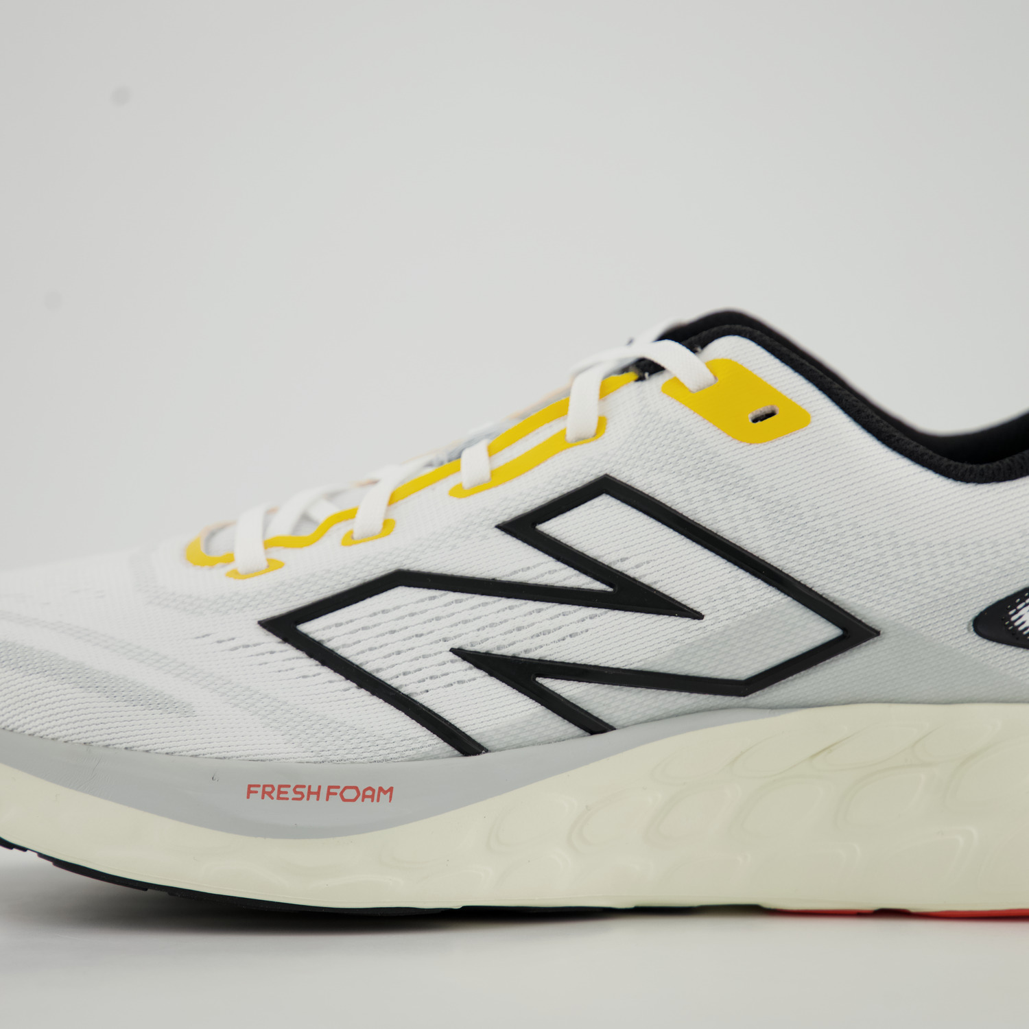 New Balance M680LW8