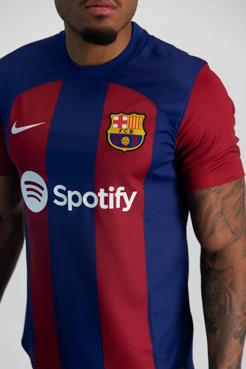 Nike FC Barcelona Stadium Home Replica Herren Fussballtrikot 2324