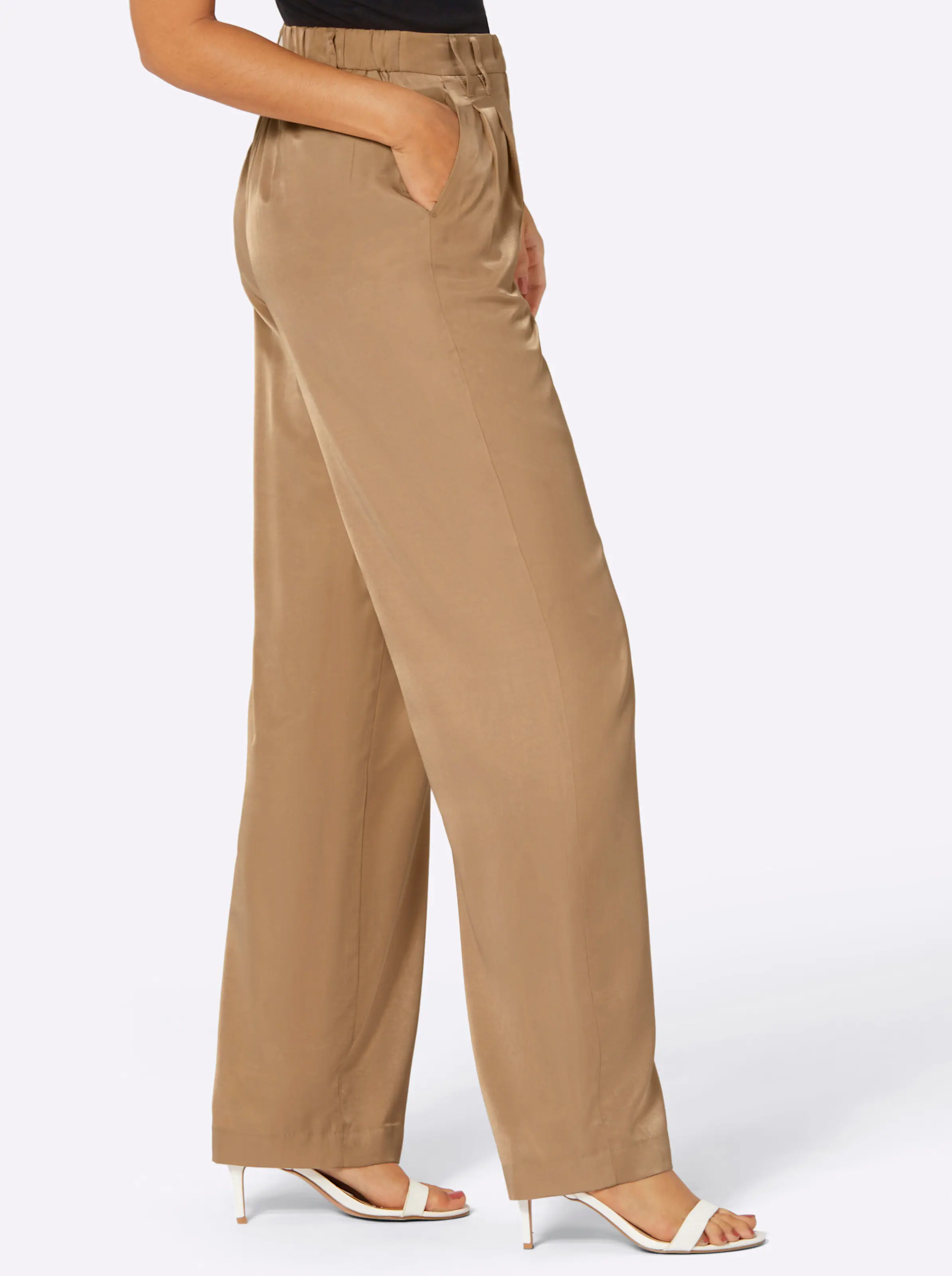 Hose in camel