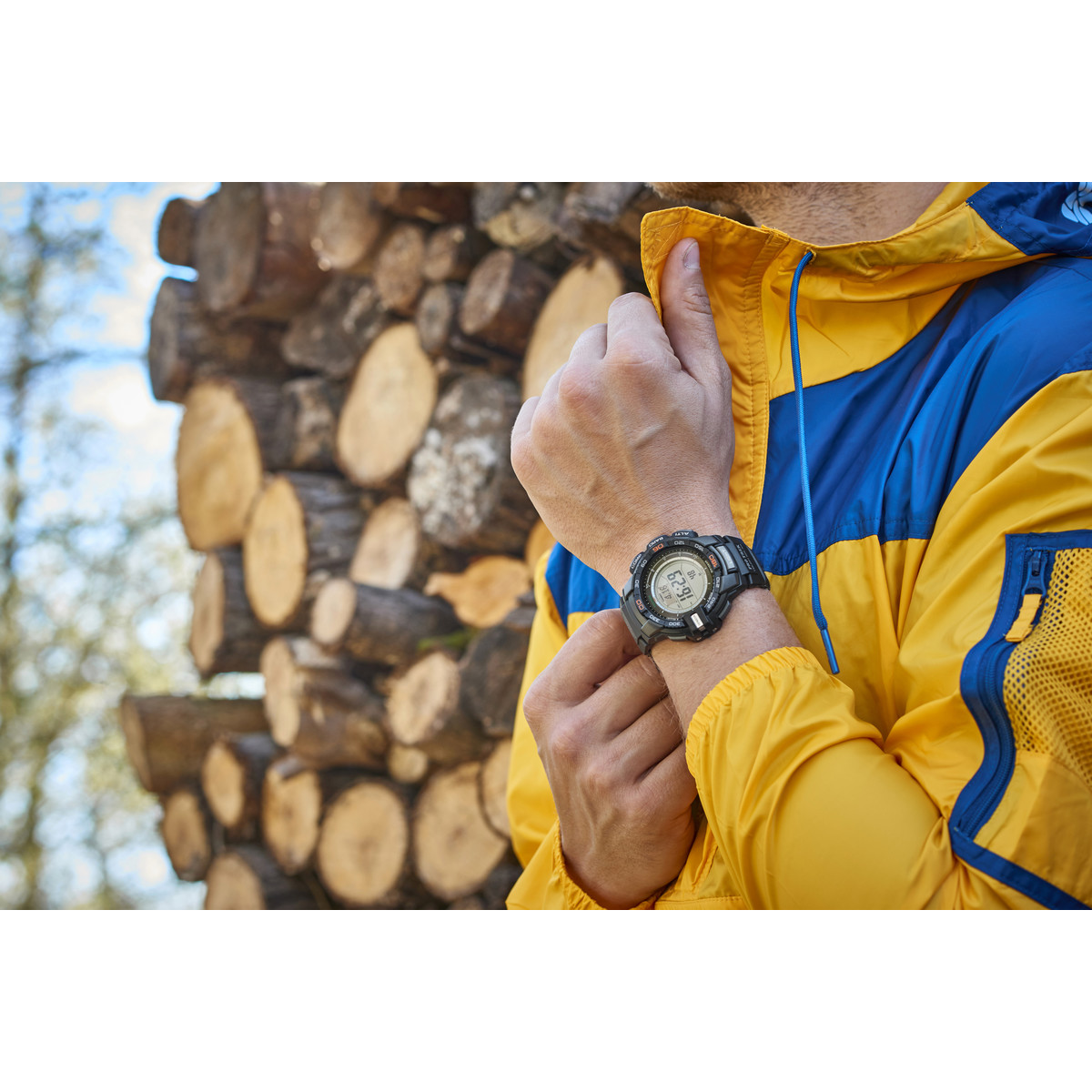 Montre Casio Pro Trek homme résine noire