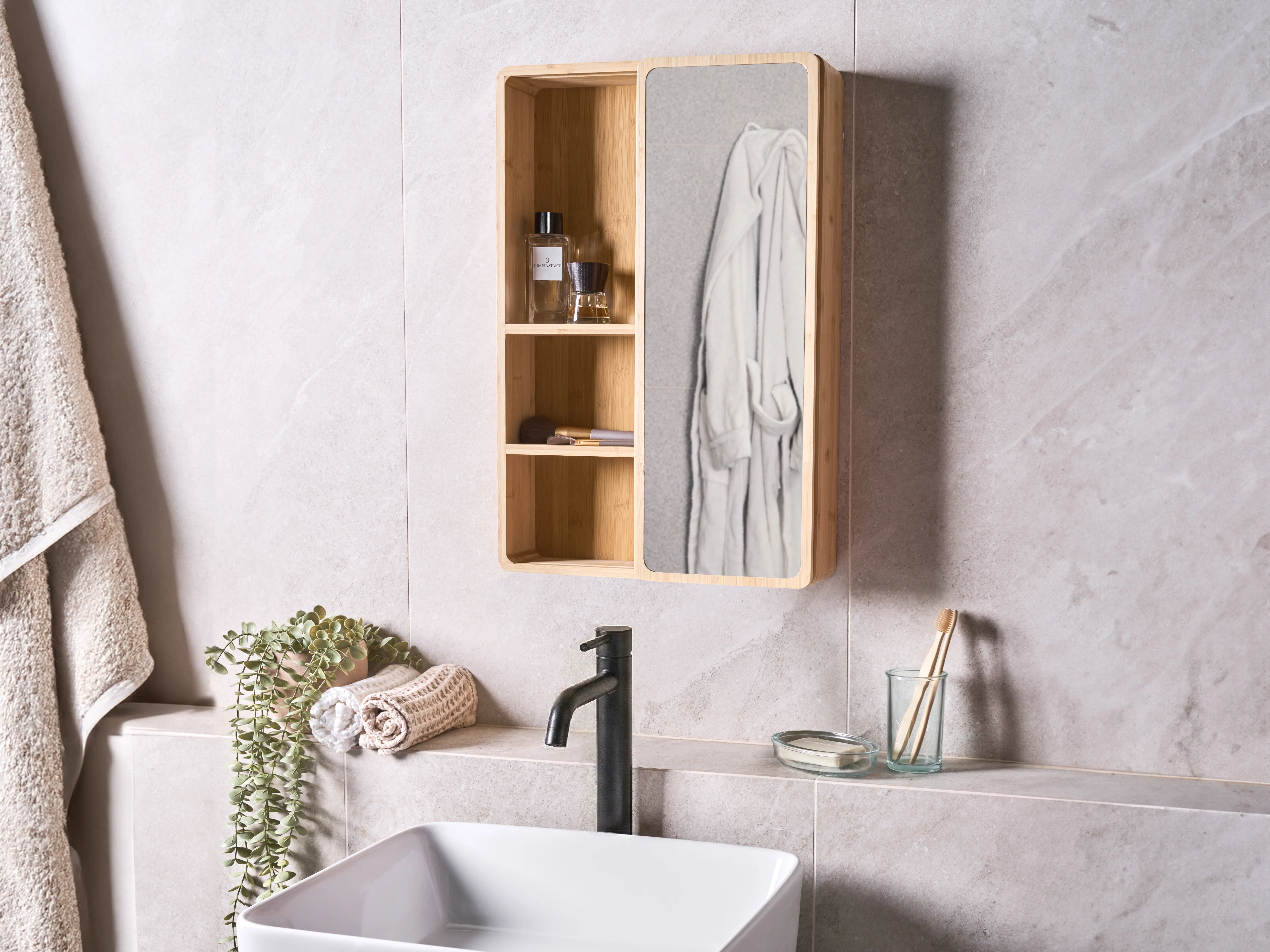 Badkamer wandkast met spiegel GUATAVITA 41 cm 61 cm Lichtbruin
