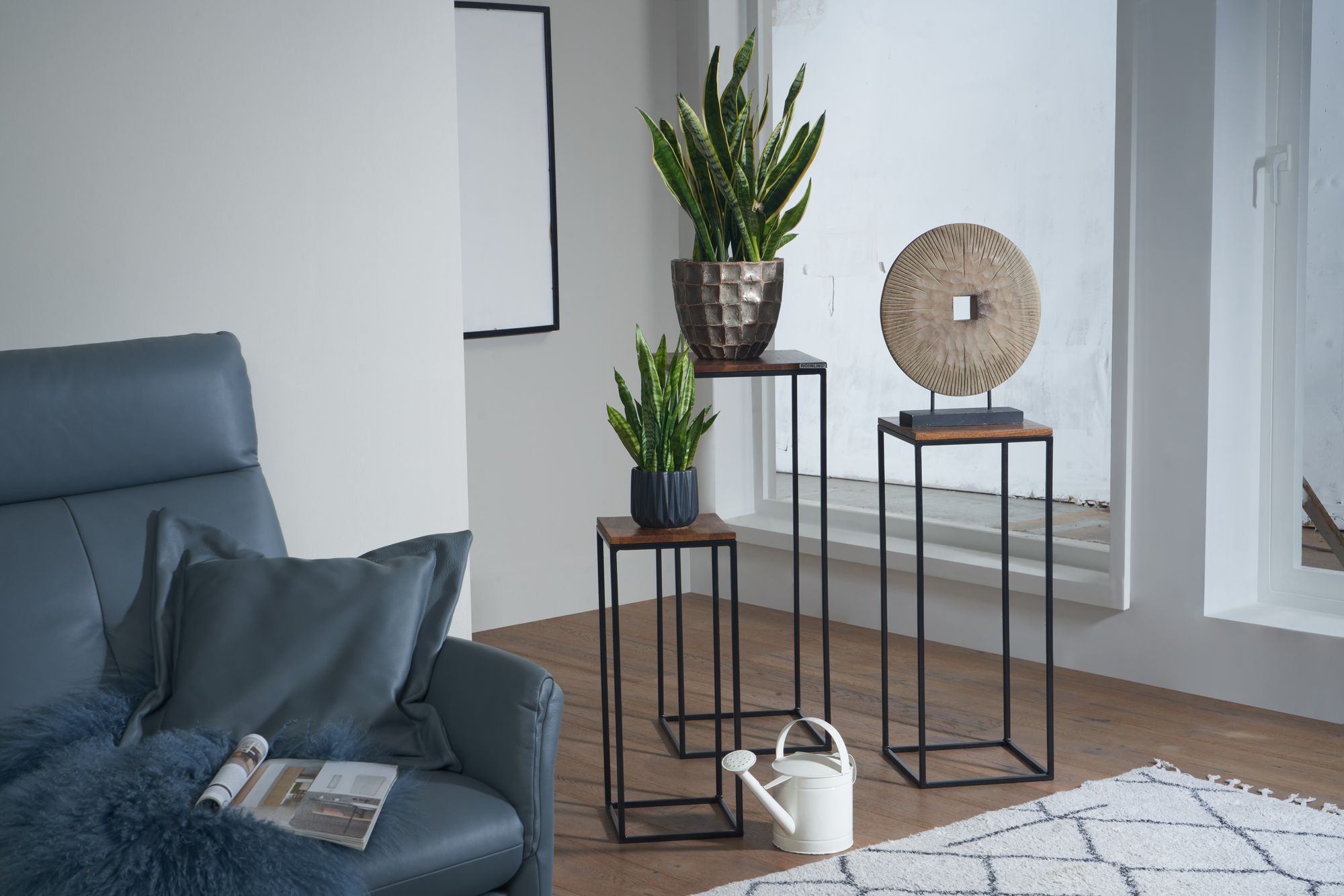 KADIMA DESIGN 3er Set Sheesham Massivholz Beistelltische, Metallgestell, Modern, Vielseitig