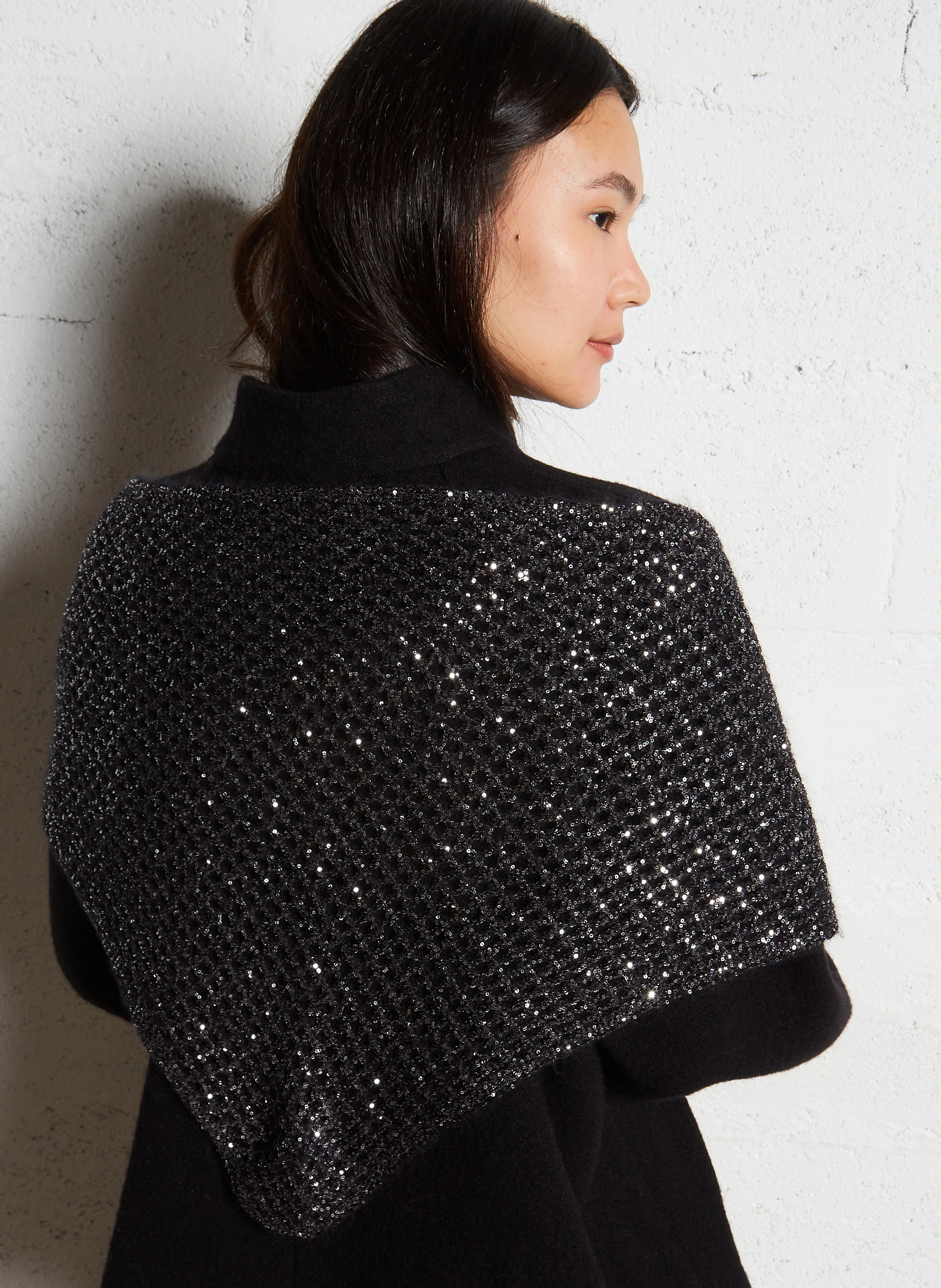 NODA - Echarpe triangle en sequins | Noir