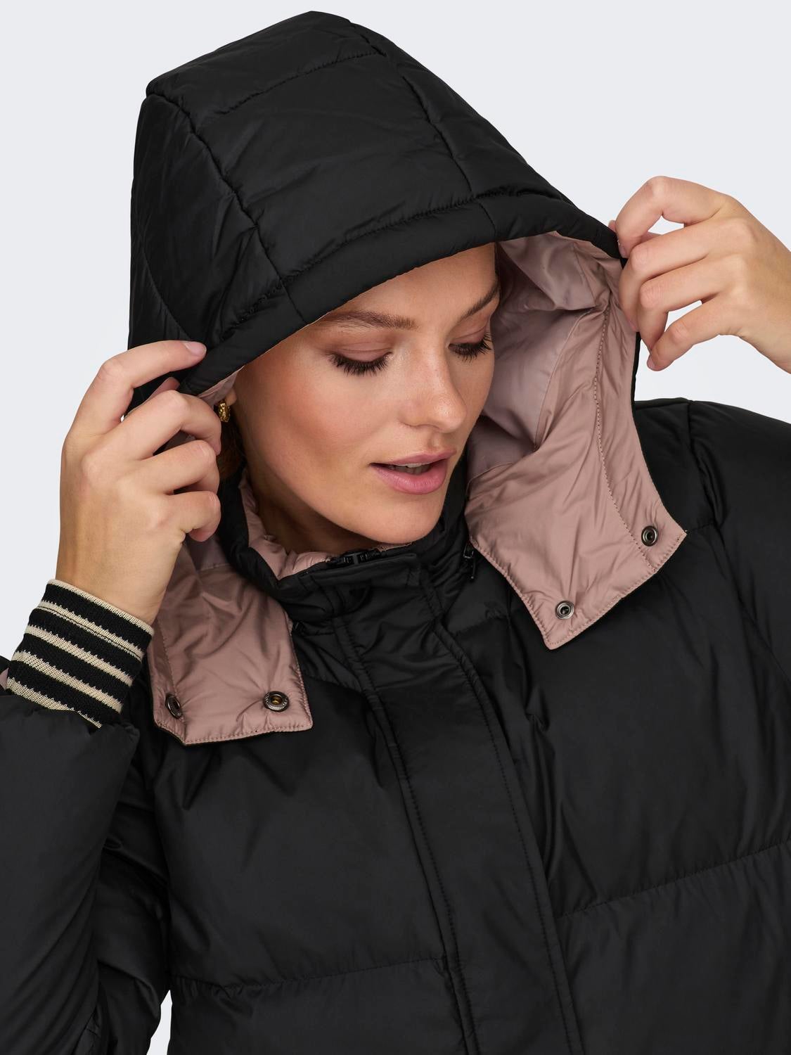 ONLVILMA Steppmantel Black