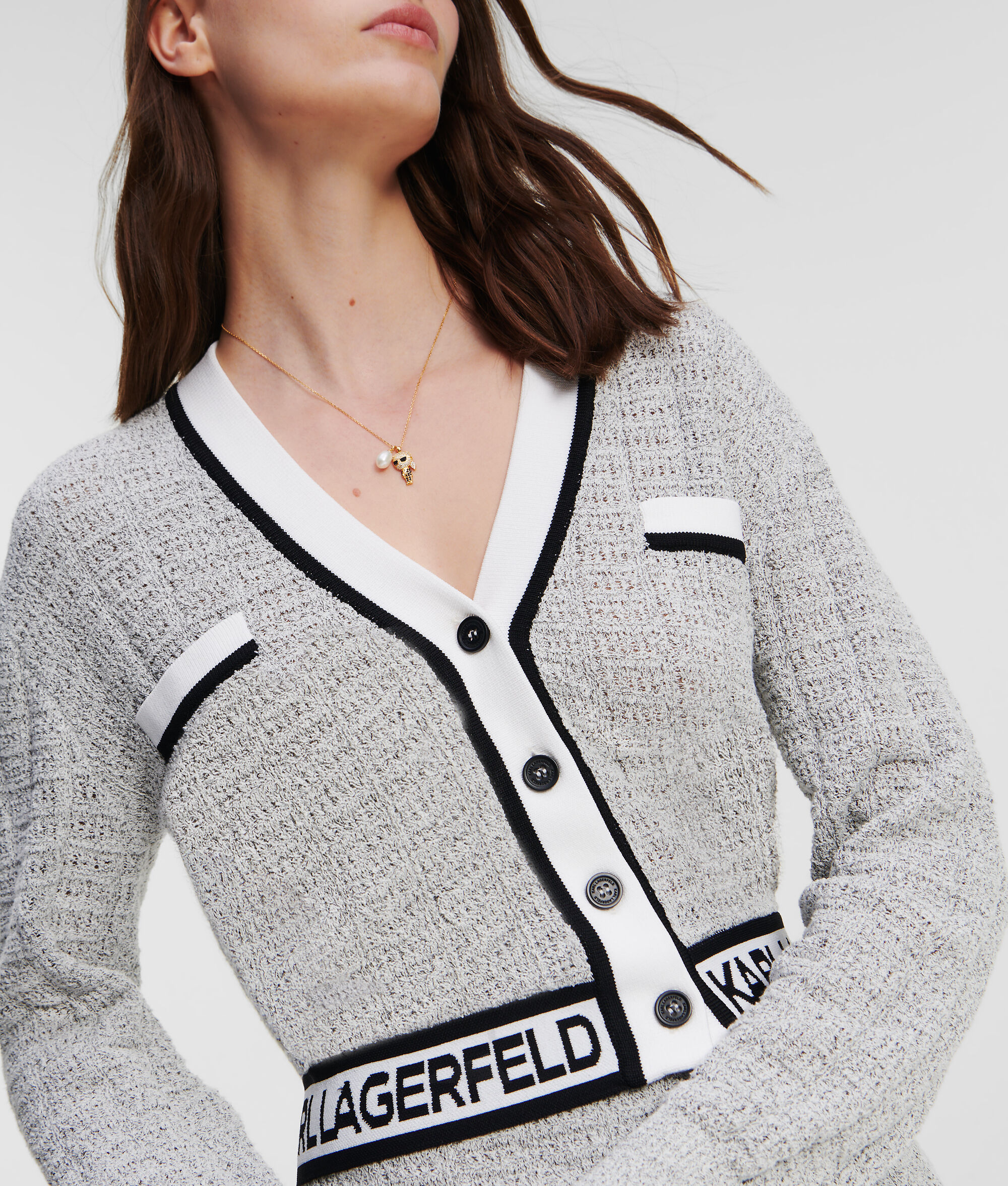 CARDIGAN CROPPED EN BOUCLÉ AVEC LOGO KARL