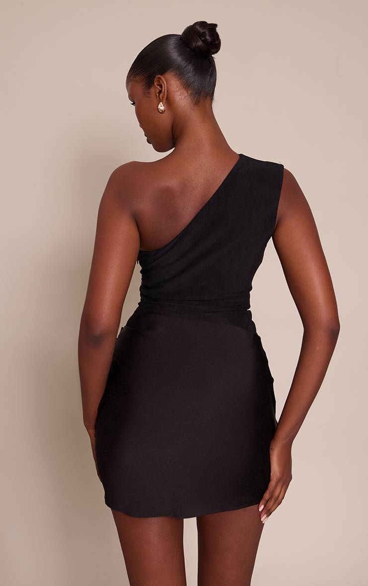 Noir Robe Mini Asymétrique Satinée À Une Épaule Avec Contraste