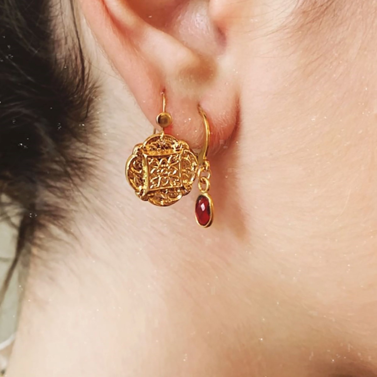 Boucles pierre agate noire dorées à l'or fin 24k GAÏA