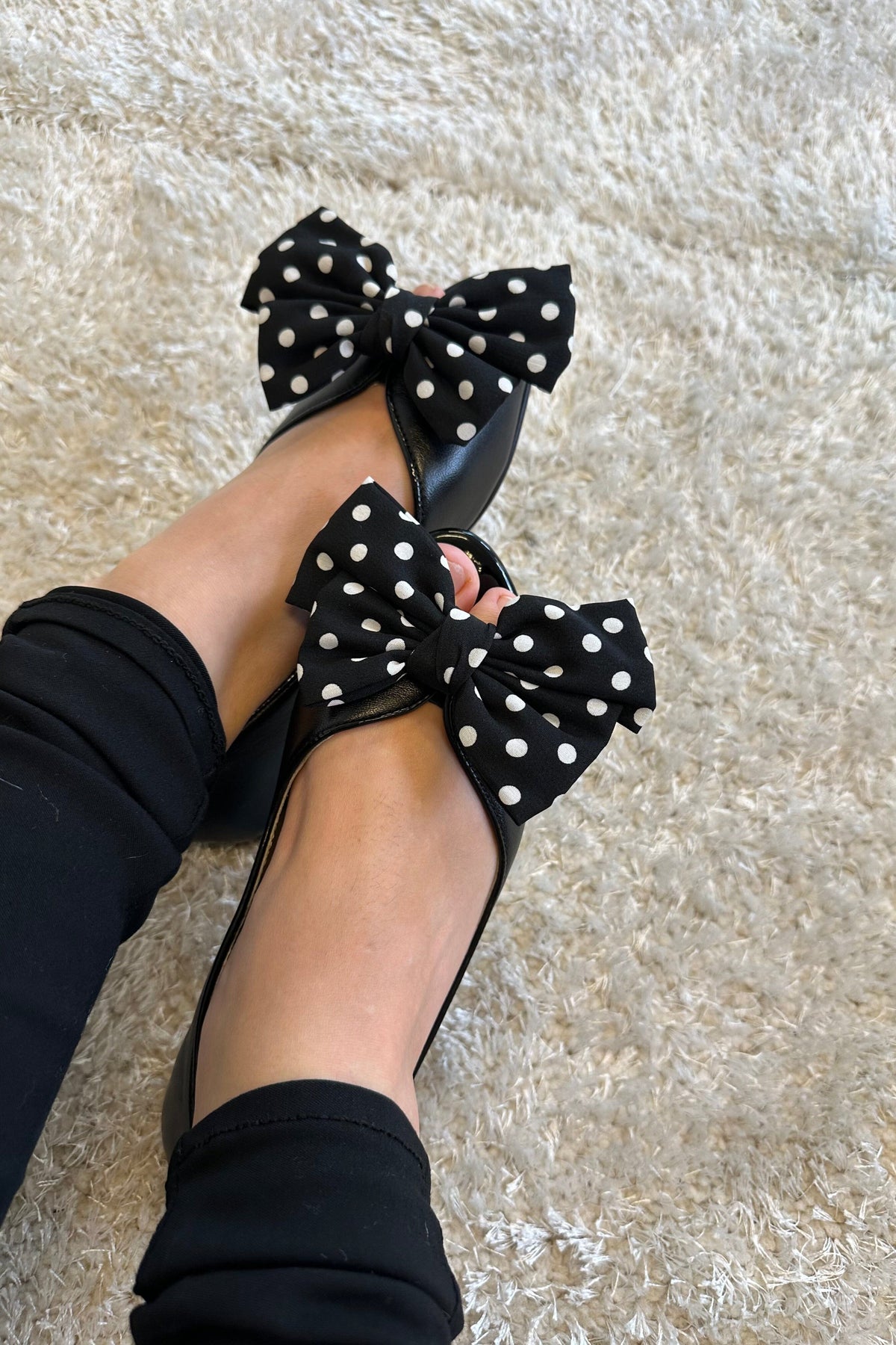 Mellow Moon Amalie black white dots