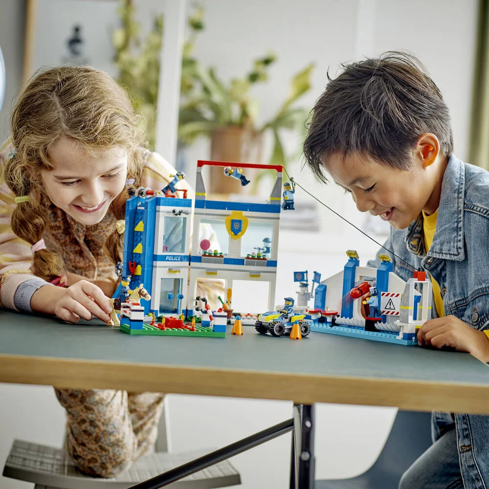 LEGO®CITY 60372 - LE CENTRE D’ENTRAINEMENT DE LA POLICE