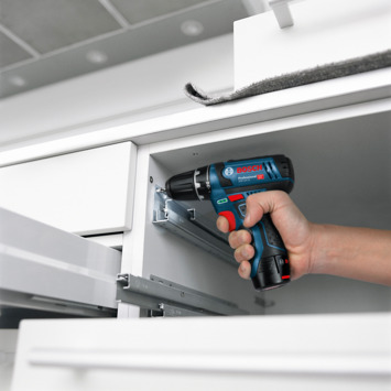 Bosch Professional accuschroefmachine GSR 12V-15 + twee accu's