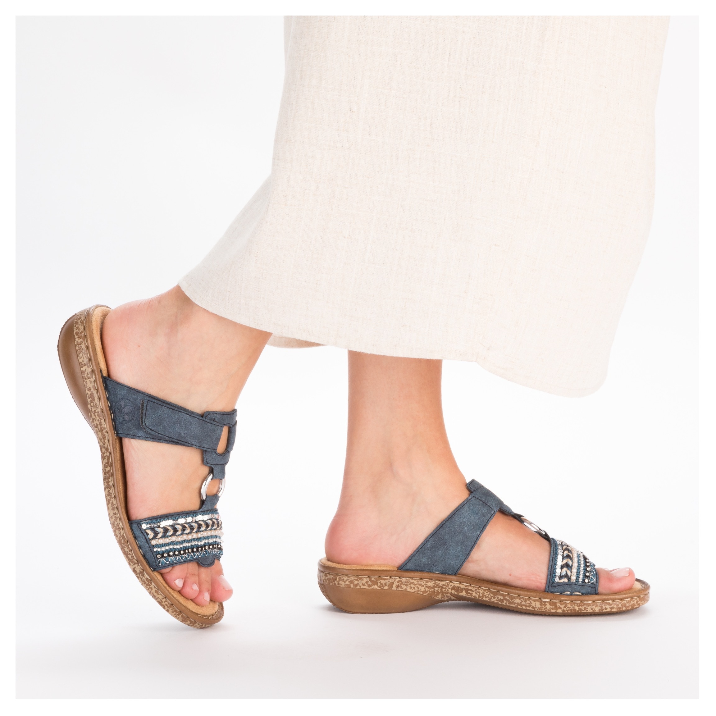 Rieker Pantolette  , Keilabsatz, Sommerschuh, Schlappen mit Pailetten- und Perlenbesatz