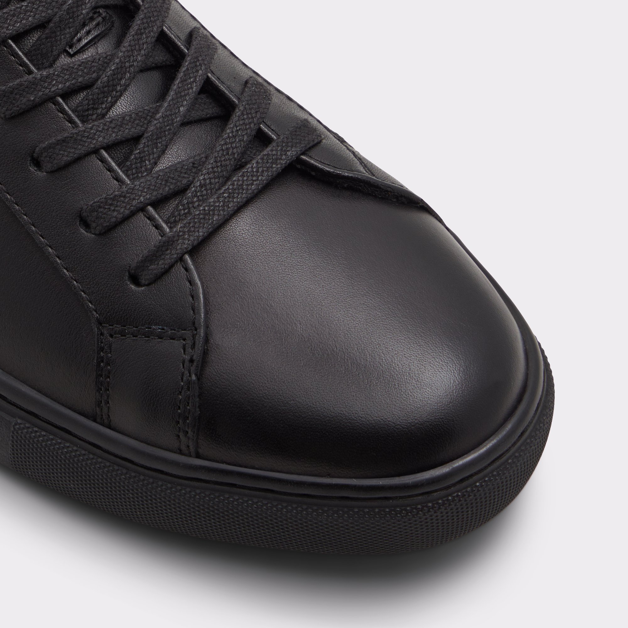 Classicspec Black Men Sneakers