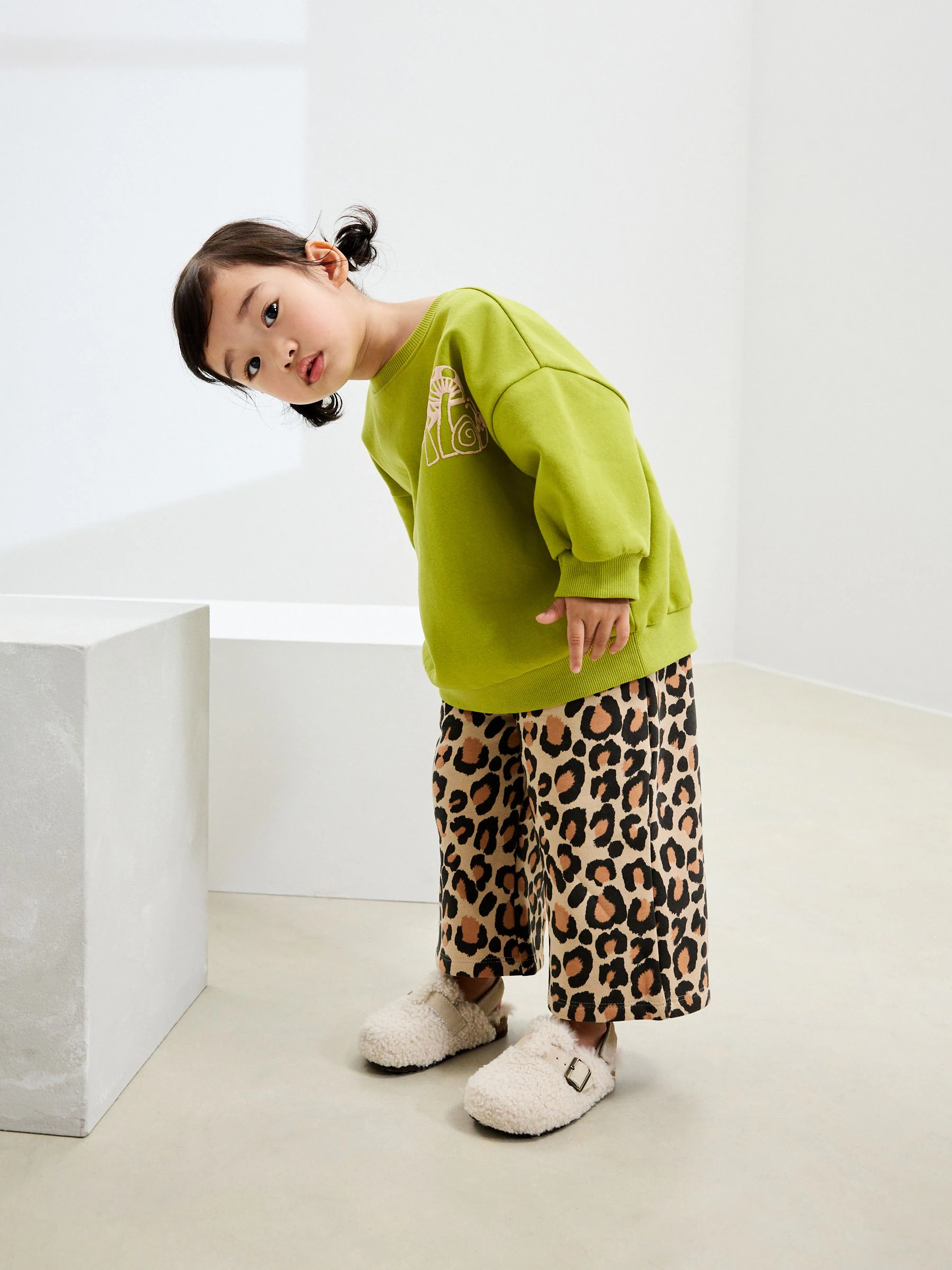 Groen luipaardprint - Set van sweatshirt en broek met wijde pijpen (3mnd -7jr)