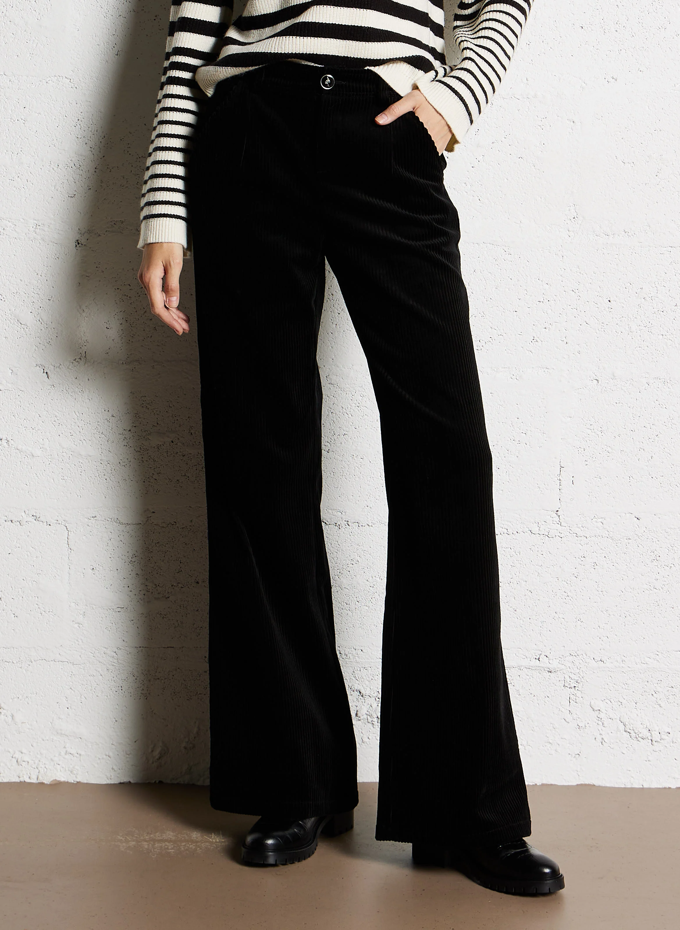 POETE - Pantalon large en velours côtelé| Noir
