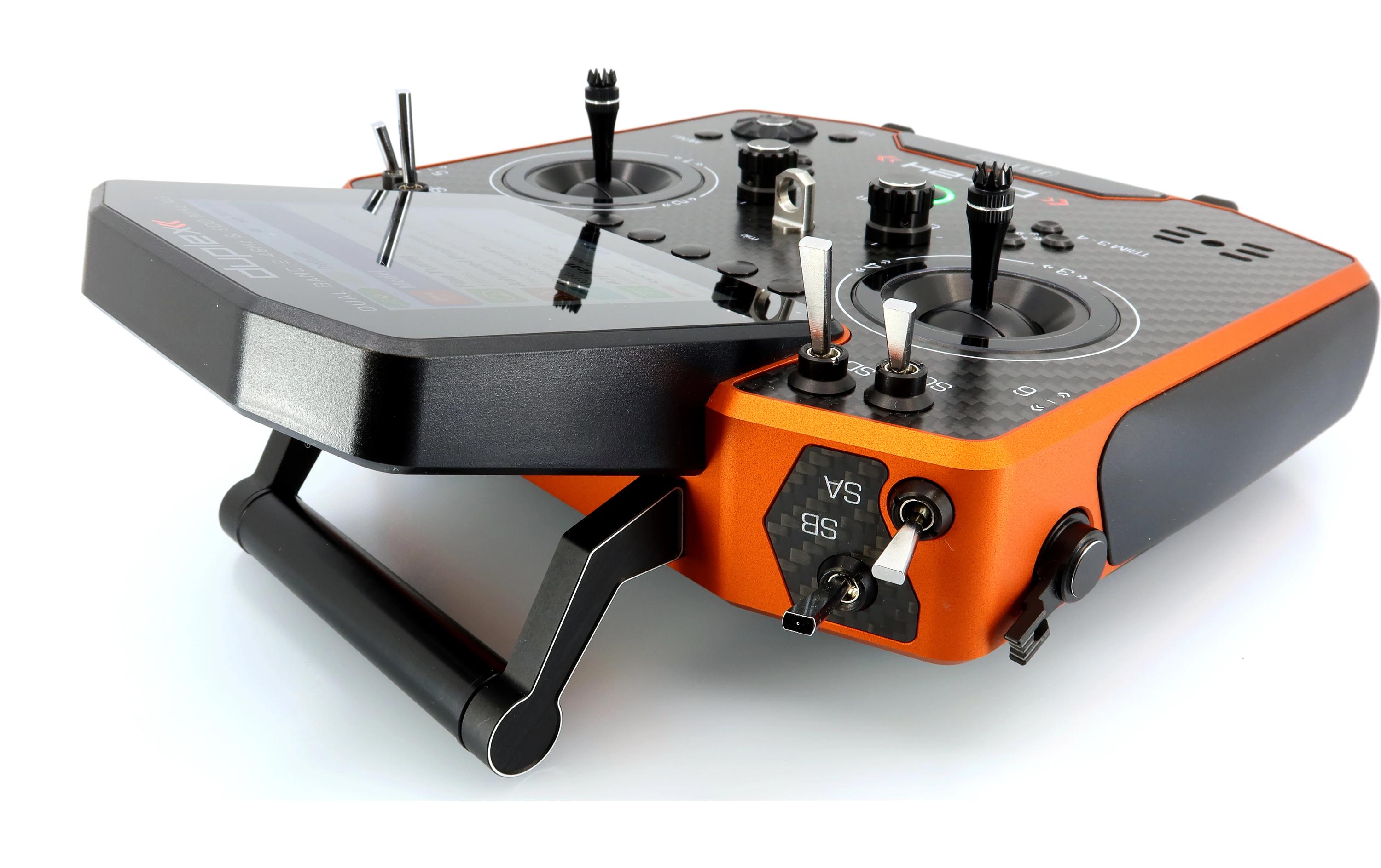 Fernsteuerung DS-24II Carbon Line Orange 24 Kanal, Duplex EX<br>Professioneller 24-Kanal-Sender mit Geber auf Rückseite und Carbon-Frontplatte