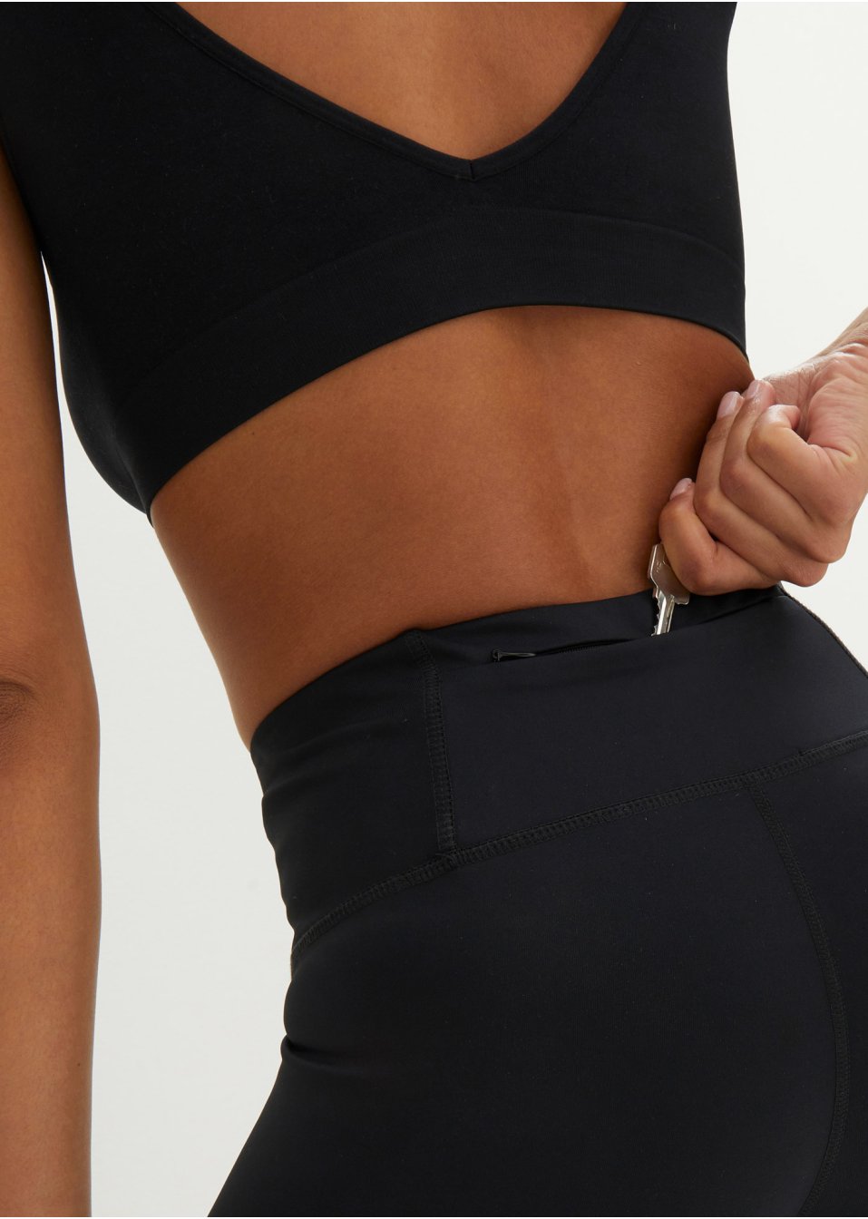 Legging de sport avec poche dissimulée à la taille, longueur corsaire