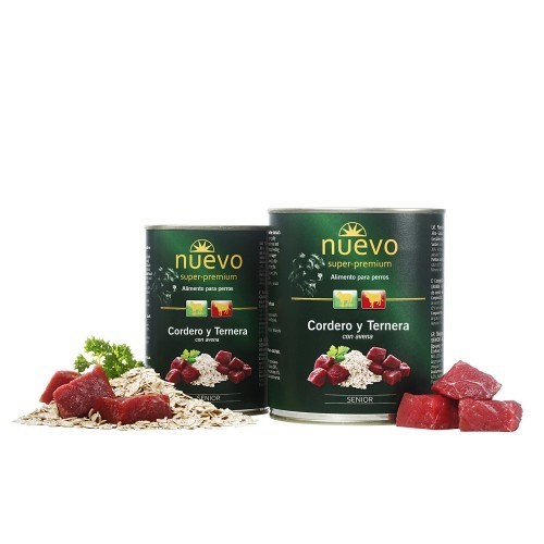 Nova ração úmida para cães idosos, com carne de cordeiro e bovina.