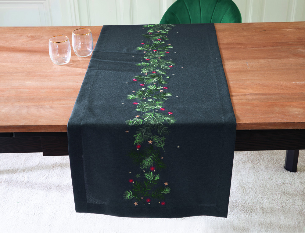 Chemin de table-Cimes de pin
