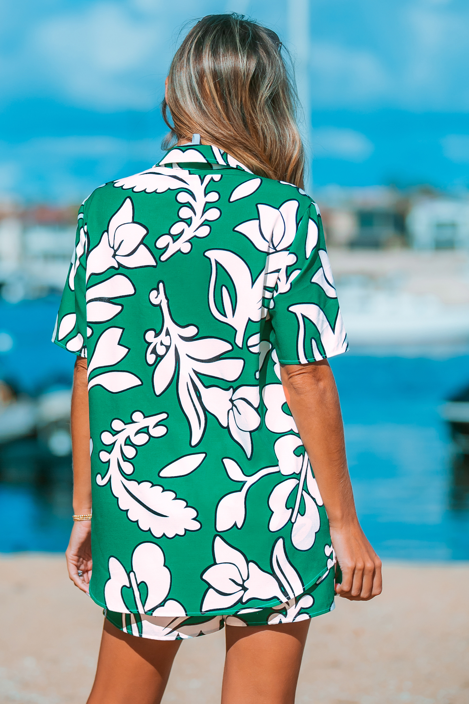 Chemise à boutons tropicale verte