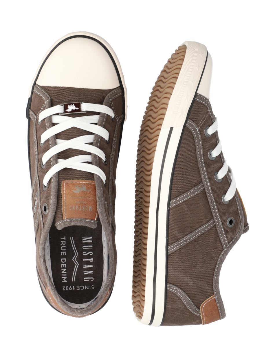 Canvas Sneaker