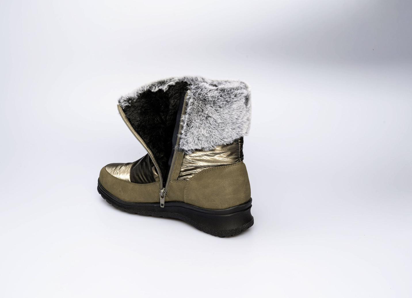 Winterstiefel mit Kunstpelzrand