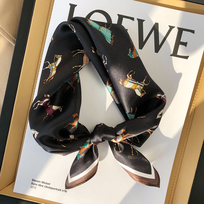Frior - Vierkante sjaal met paardenprint