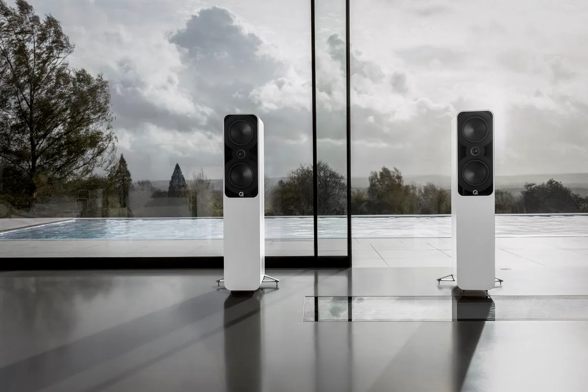 Q Acoustics 5040 Blanc Mat (la paire) Enceintes colonne