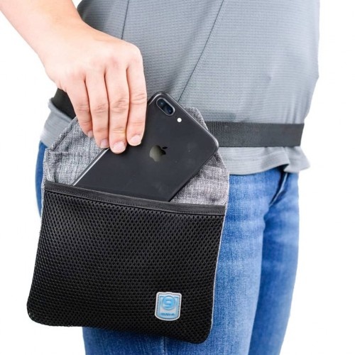 Bolsa preta para treinamento de cães com petiscos