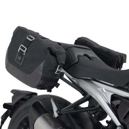 Sacoches cavalières SW-MOTECH Legend Gear set (9.8/13.5 litres) avec supports - Noir