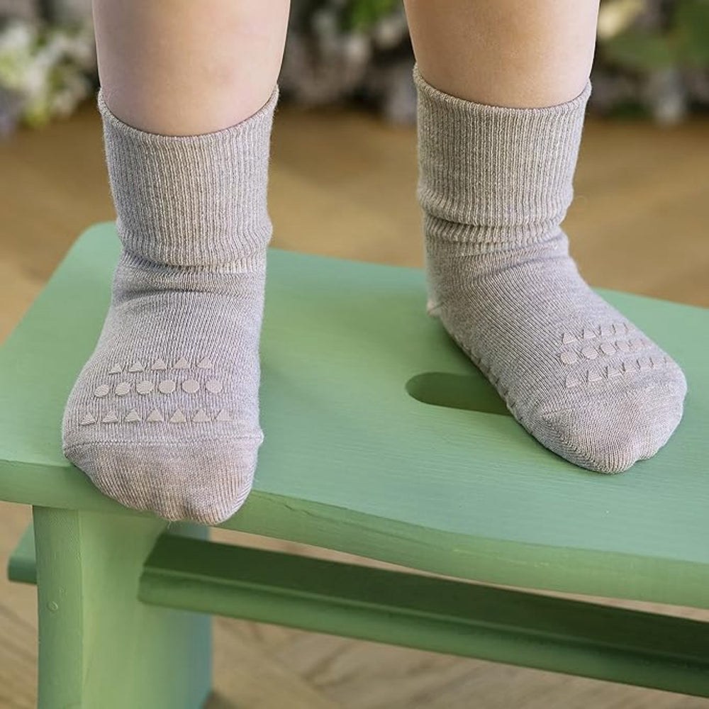 Bamboo Strømper Antislip Sand - Gobabygo → Luksusbaby.dk
